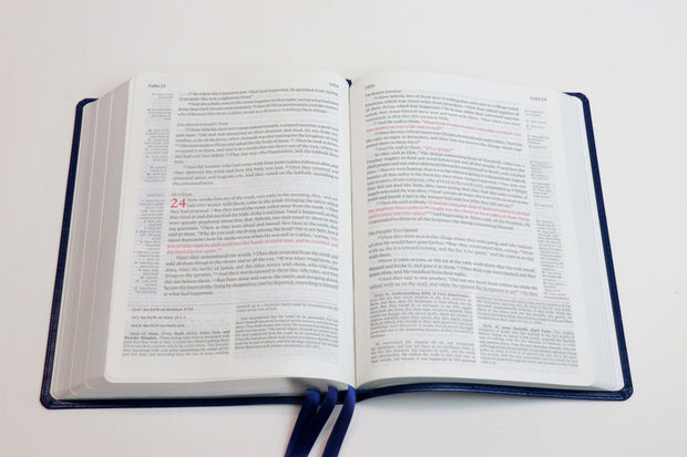 La Biblia de estudio NKJV Messenger con comentario de EGW - Azul zafiro