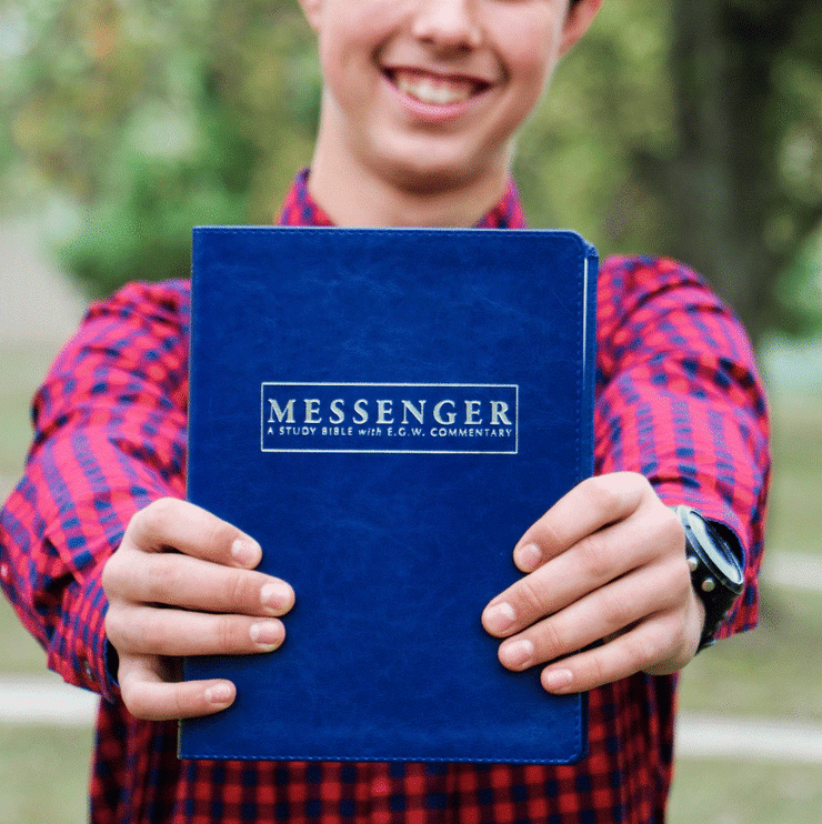 The Messenger NKJV Study Bible with EGW Commentary  - Sapphire Blue